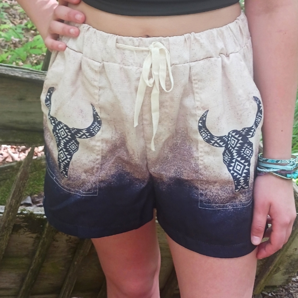 Longhorn print drawstring shorts